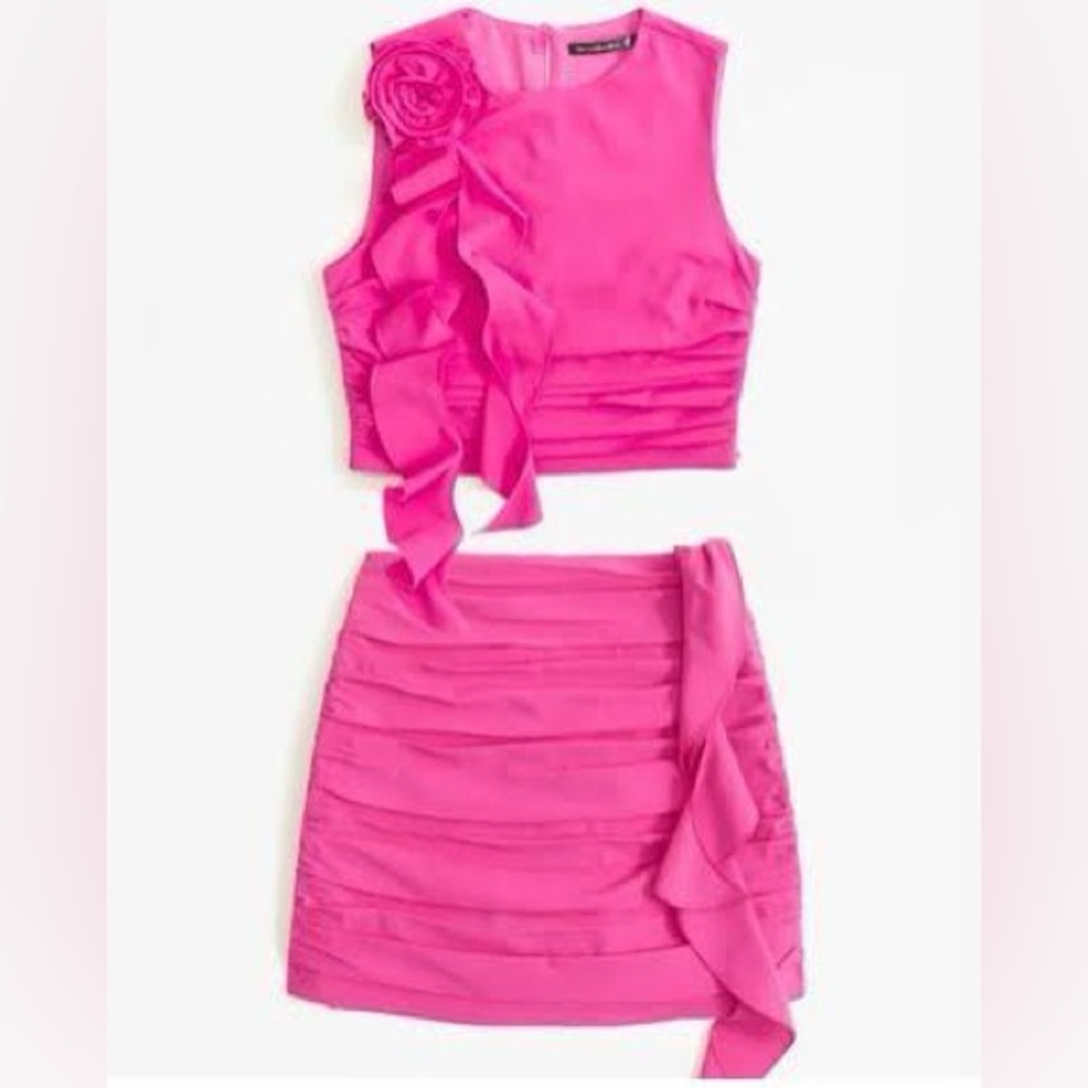 Abercrombie & Fitch Rosette Ruffle Set